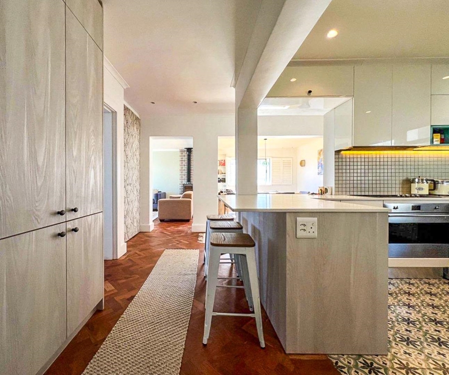 2 Bedroom Property for Sale in Sea Point Western Cape